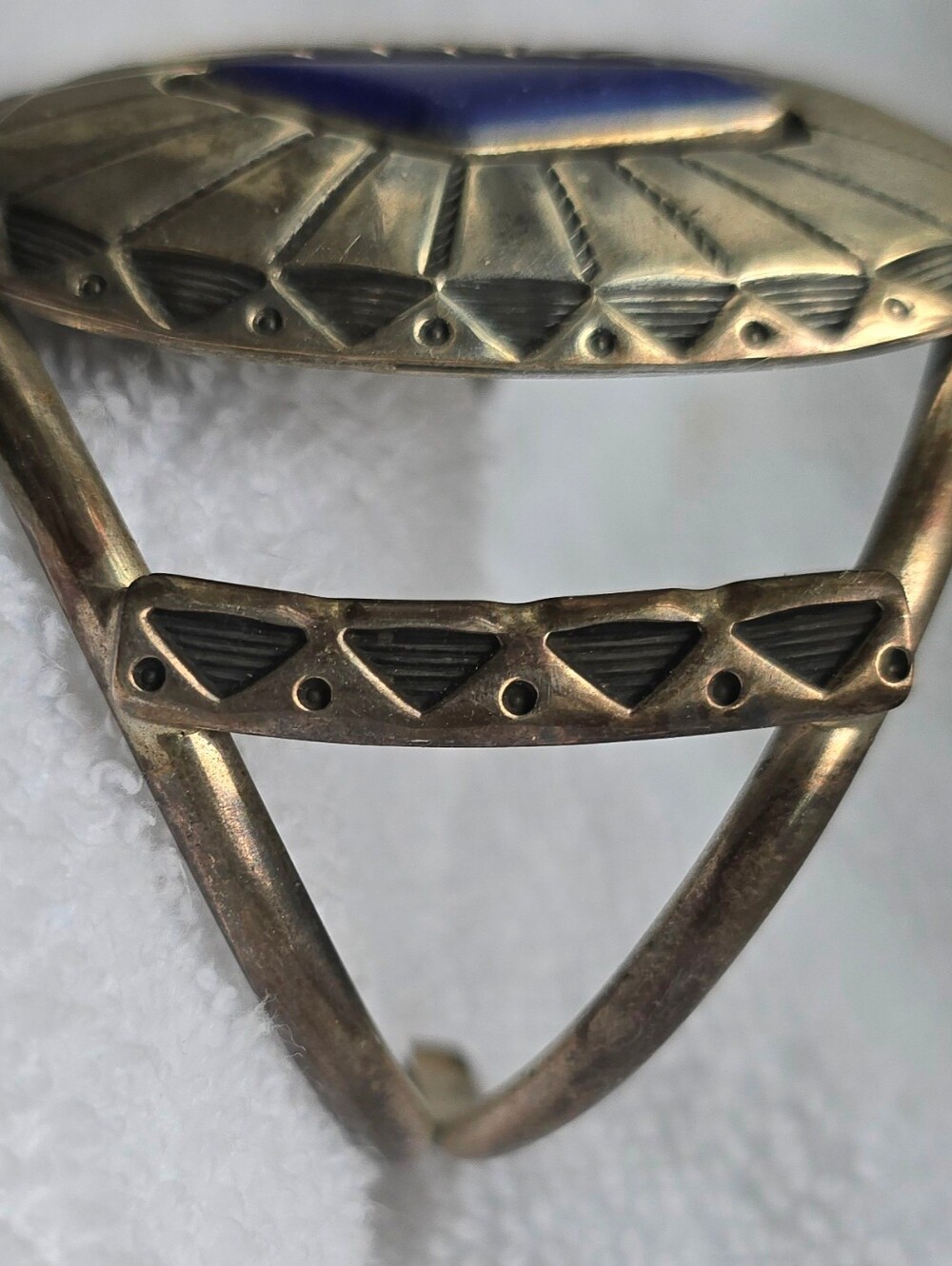 Signed sterling silver vintage Navajo cuff bracelet features Deep lapis lazuli - Picture 3 of 4